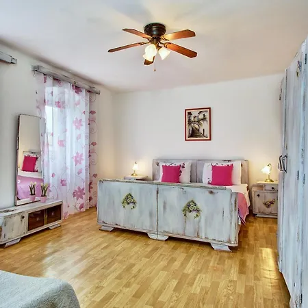 Apartment Lina Cipollina